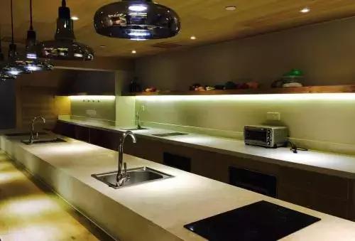 大学生报到必备清单,大学生报到应该带点啥