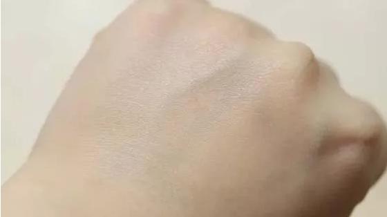 兰蔻和雅诗兰黛小棕瓶眼霜哪个好,雅诗兰黛小棕瓶眼霜和兰蔻哪款好