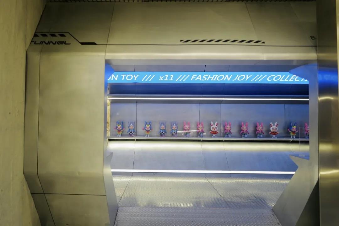 别争了,这条马路才是魔都内卷之王