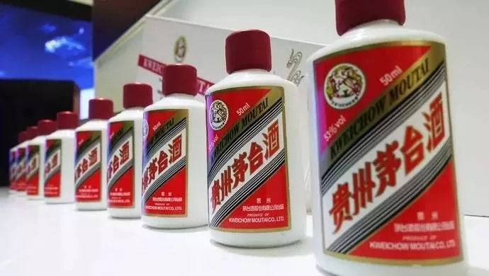 奈不何茅台老大，这两瓶酒都在争老二，找来尝尝看怎么样