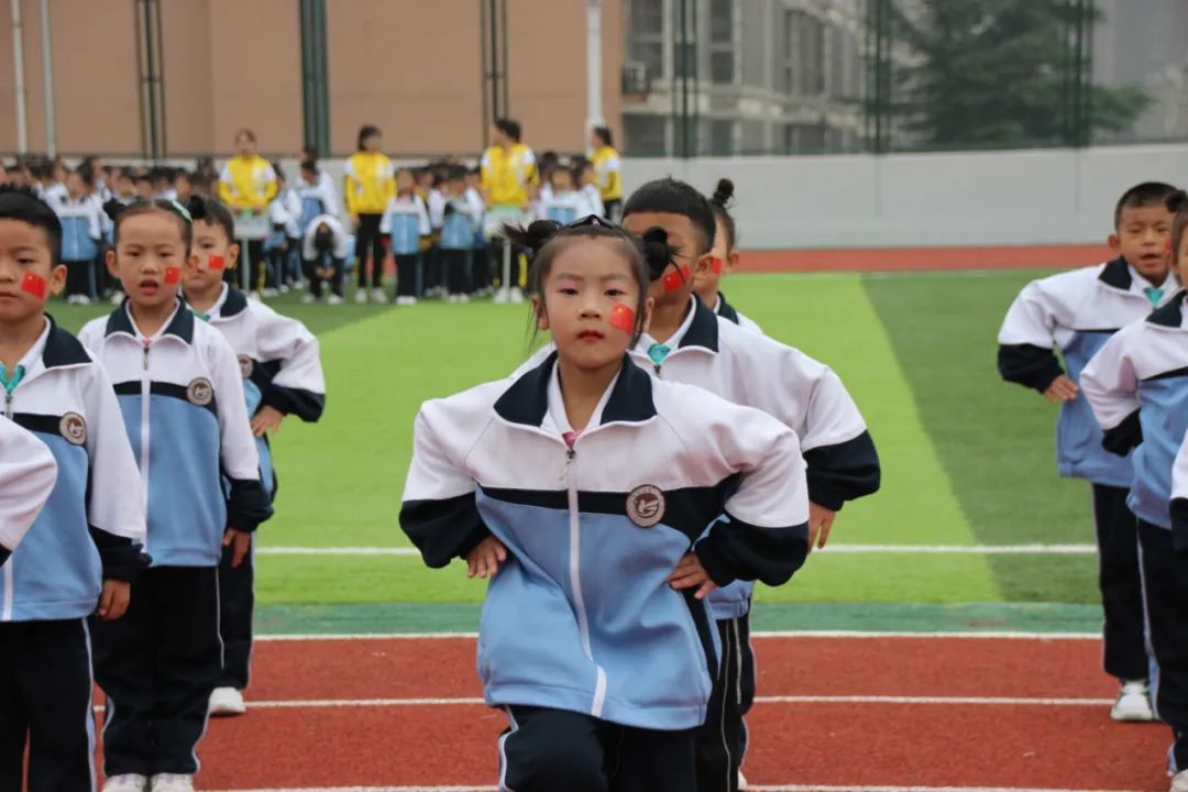 建*党**百年喜迎国庆——西安经开第二小学队列队形广播*比操**赛