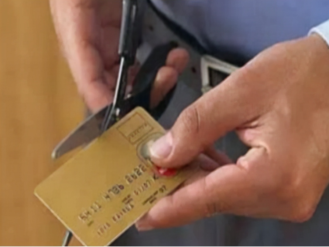 补办银行卡为什么要居委会补证明,补办银行卡为什么卡号也要改变