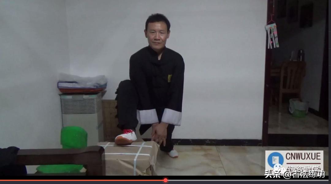 用肩打人用胯走路是什么意思,用肘关节打人