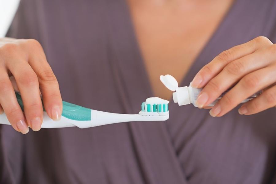 飞利浦电动牙刷成人圣诞新年礼物,飞利浦钻石亮白智能声波牙刷