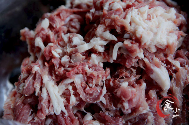 做香肠的肉洗还是不洗好吃,灌香肠怎么不会散