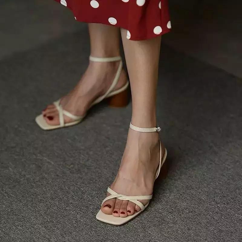 建议腿短的女生，一定要试试这5种搭配，超显腿长