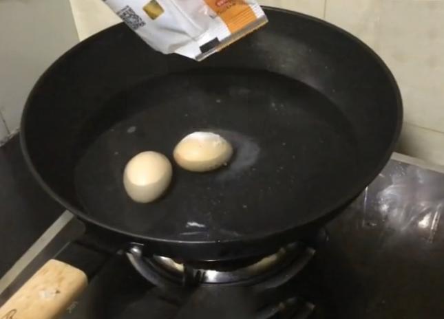 用针在鸡蛋上扎个小孔这么厉害！解决了家家户户的烦恼，值得收藏