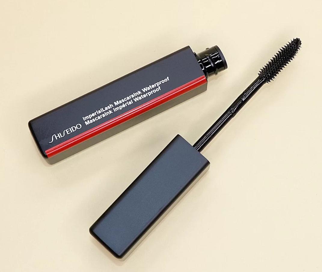 一份日常化妆用的化妆品清单,一份全套化妆品