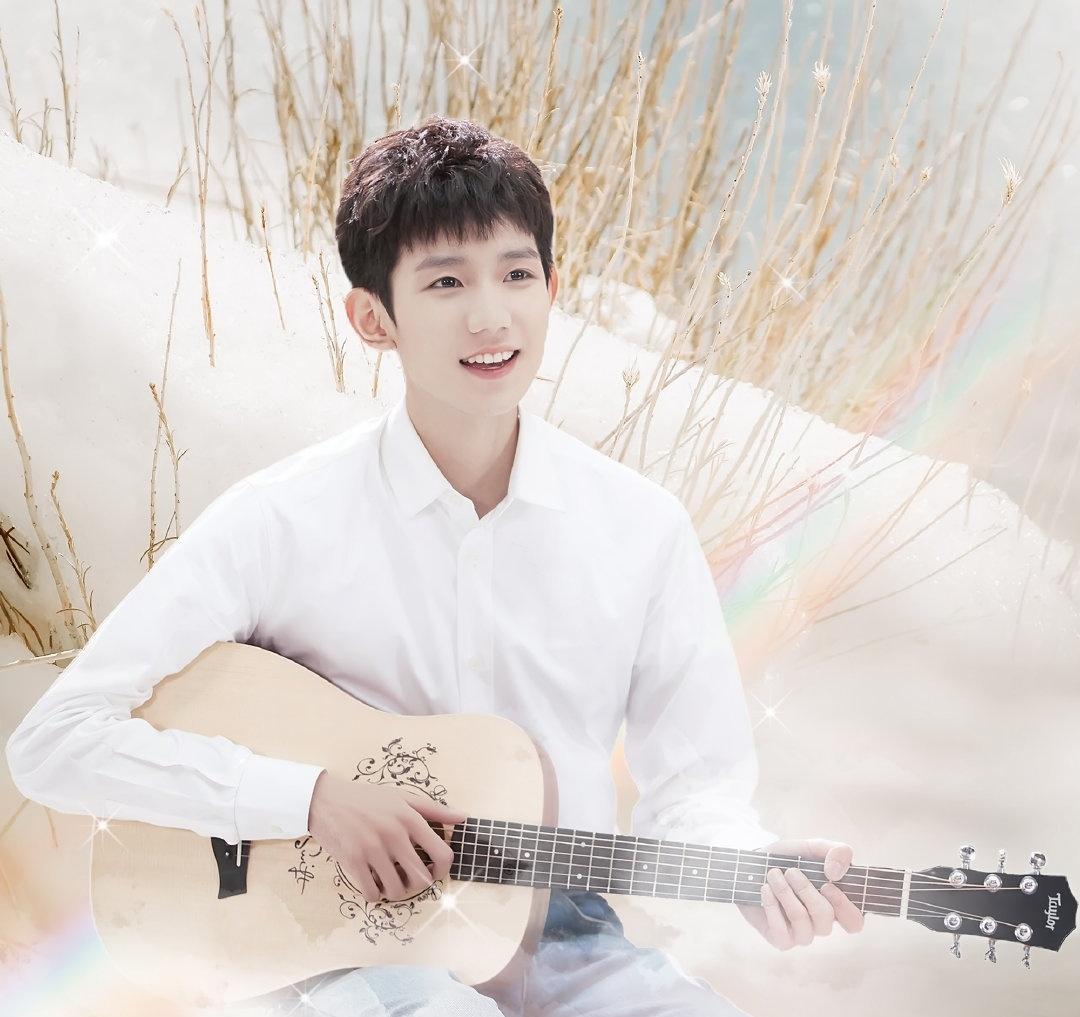 王源羽球,王源打棒球哭泣视频