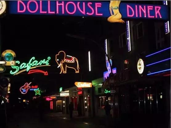 闀滃ご涓嬬殑寰峰啗,鍟嗗懆涓撴爮