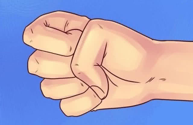 心理学你是什么样的人格,握拳姿势暴露你的心理年龄