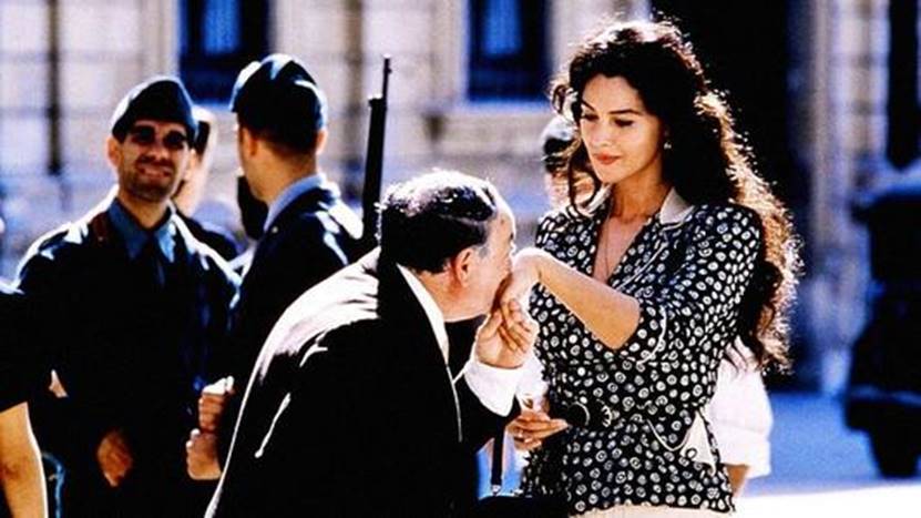 西西里的美丽传说号称地球之花,西西里美丽的传说是个什么故事