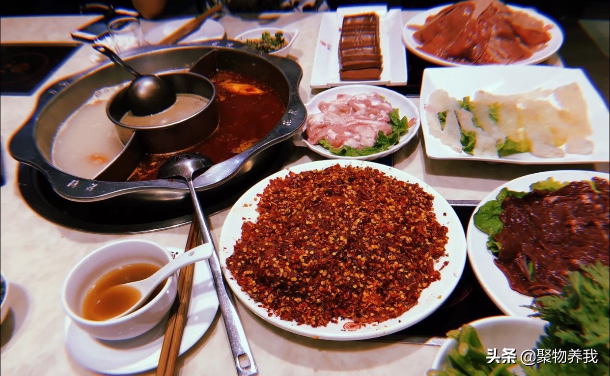 海底捞和大渝火锅哪个性价比最高,海底捞大龙燚