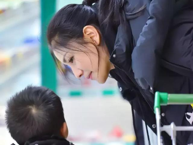 熊孩子不听话闯了大祸后悔,熊孩子不听话就得教训