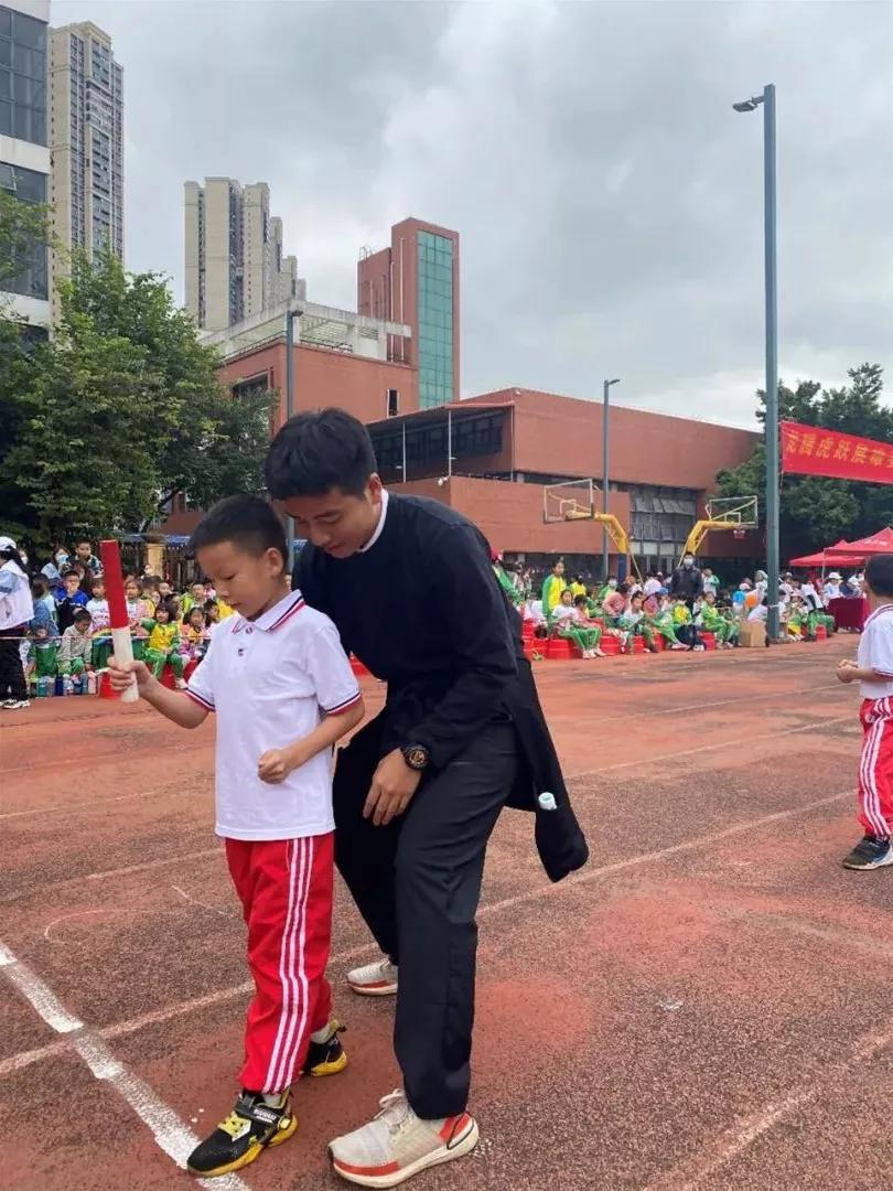 龙腾虎跃展英姿,龙腾虎跃展宏图