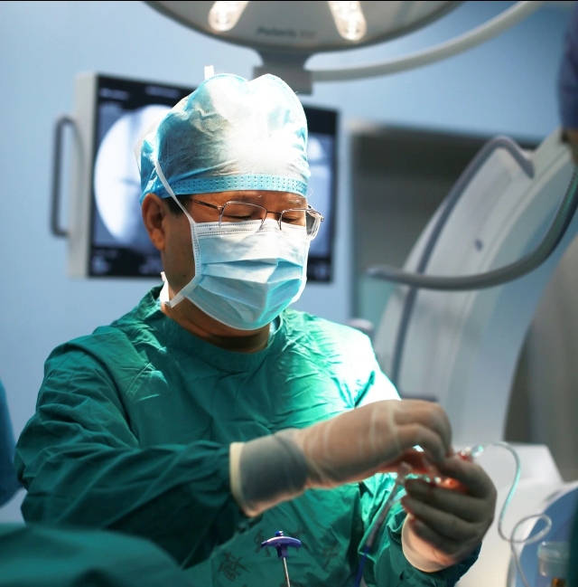 西安国际医学中心创伤骨科,西安做脊柱压缩性骨折哪家医院好