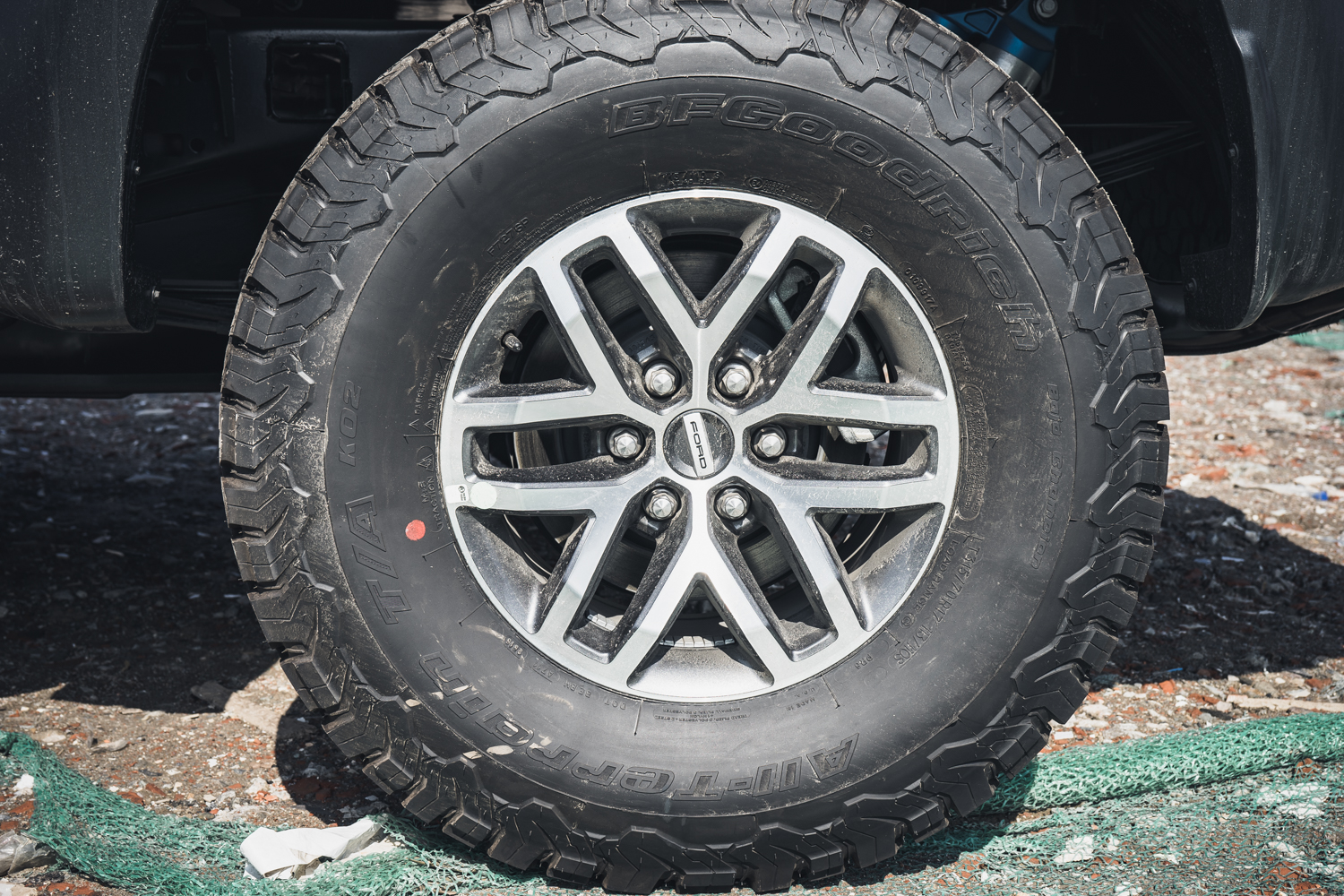 特斯拉cybertruck和福特f-150猛禽,福特猛禽f-150与小皮卡对比图