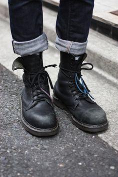 马丁靴怎么穿才能穿出存在感,哪些品牌马丁靴比较好搭配