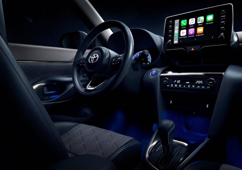 近距离看看丰田雅力士的全貌,丰田雅力士至尊版5万多公里