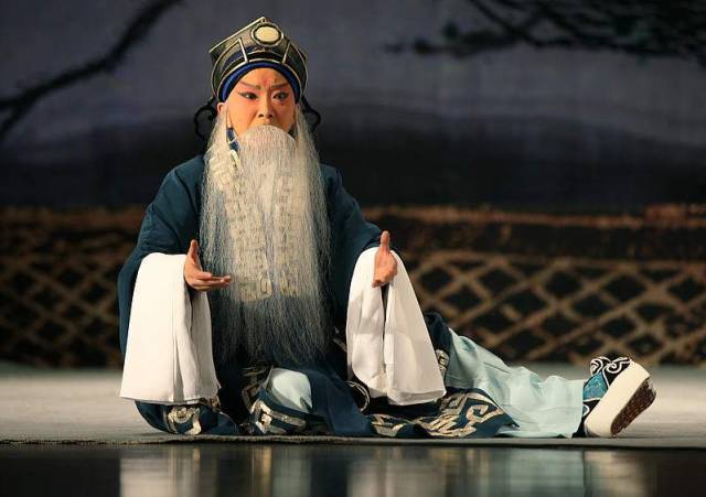 一个只争第一的姑娘，在台上扮男人却成了“头牌”