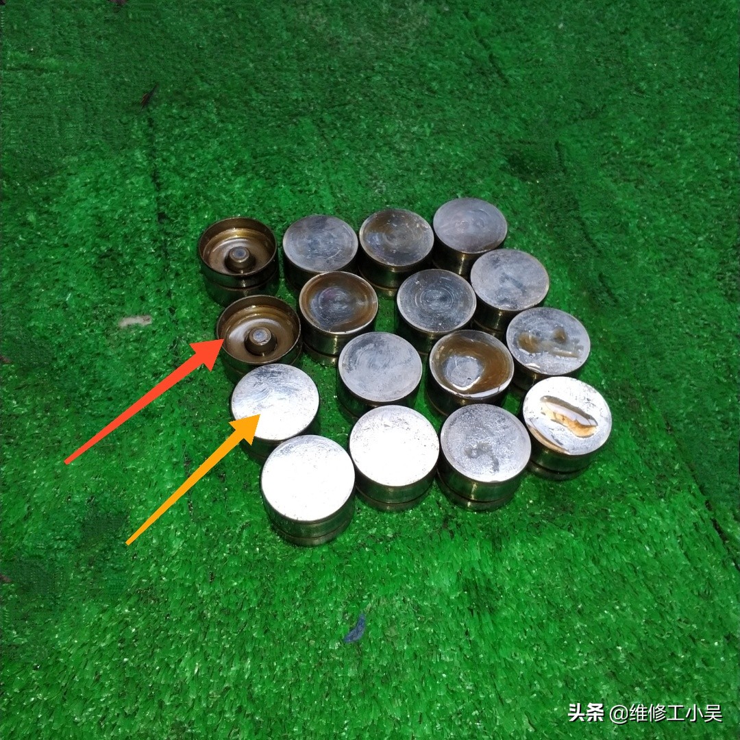 发动机漏油声音大什么原因,发动机噪音大了是不是该换油了