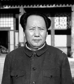 毛岸英结婚,毛主席看完客人名单后说:为什么漏掉了三位同志呢?