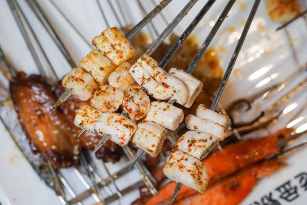 济南老金烧烤和老胖烧烤哪个好,带你来美食街逛逛