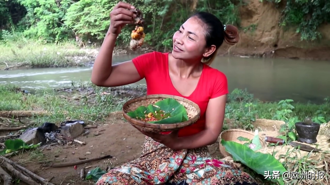 现在网红李子柒有多火,除了李子柒还有一个女网红