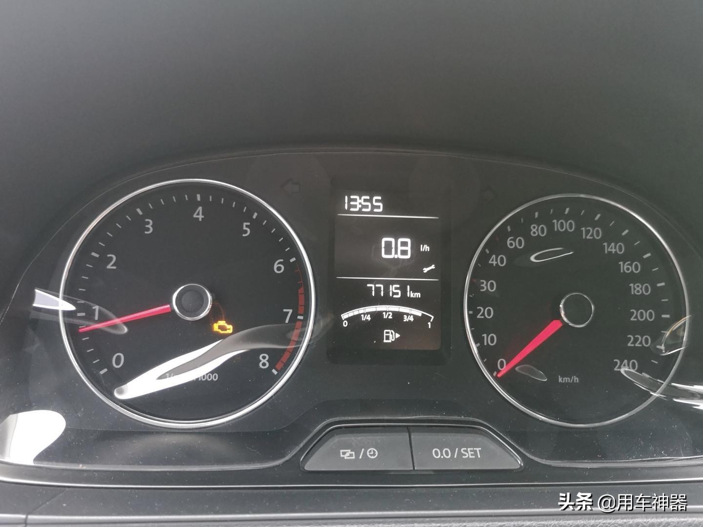 科鲁泽发动机故障指示灯亮起,汕德卡发动机故障灯亮起什么故障