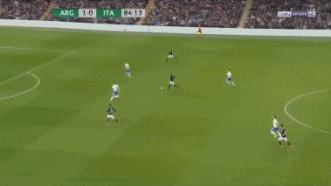 阿根廷重炮手复活,西汉姆10号在恩师手下重塑辉煌?梅西也乐了