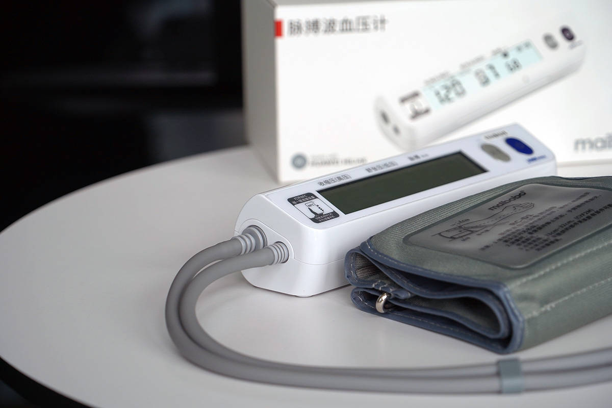 脉搏波血压计2100与6901哪个好,脉搏波血压计6901测评