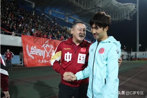 美团对黄健翔的评价,黄健翔说电竞别学国足