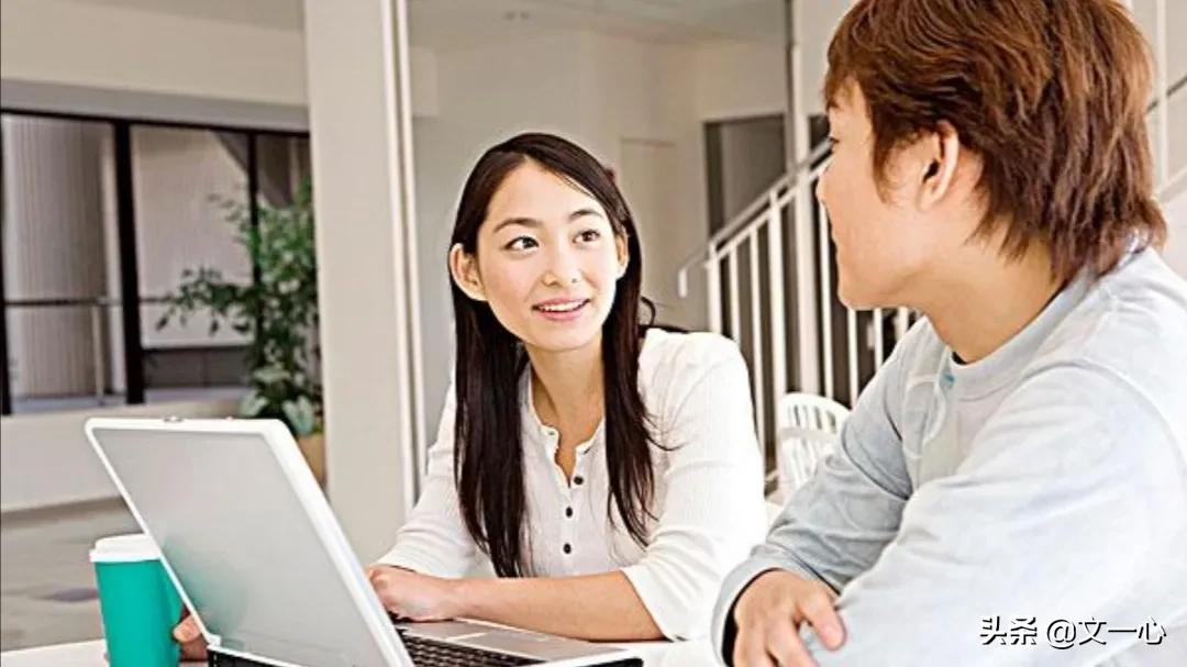 高中老师问谈恋爱有什么好处,跟高中老师谈恋爱怎么找话题