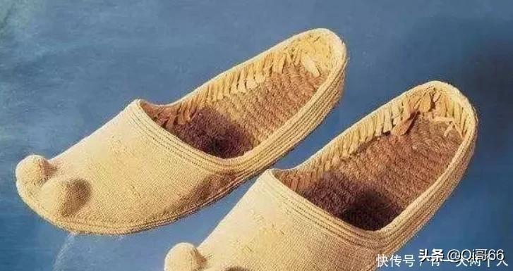 古人的鞋尖翘起有什么说法,古人鞋子为什么往上翘