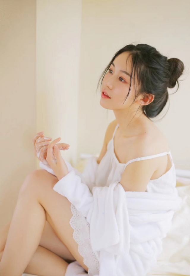 清纯少女写真生活照,居家清纯可爱女生写真图片集