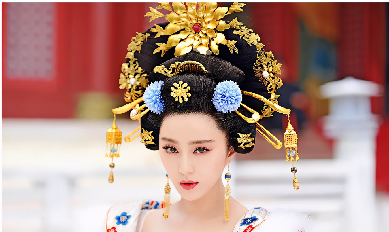 比较火的女明星发型搭配,女明星造型心机发型