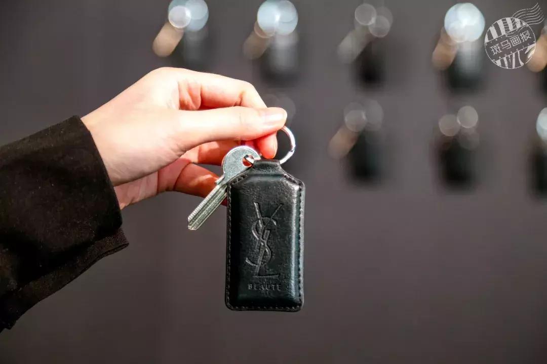 ysl在香港开了家美妆快闪酒店,ysl在上海哪里