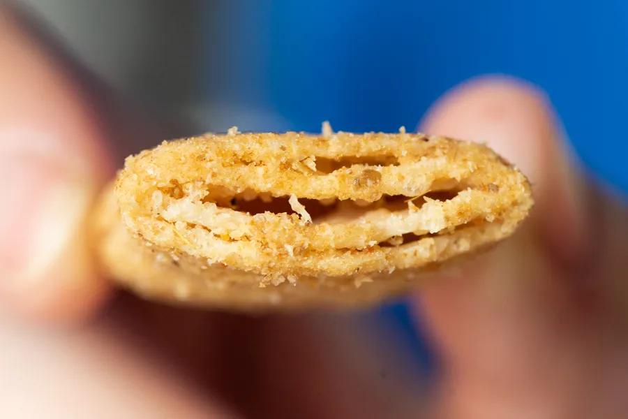 在李佳琪直播间买零食，是个划算的选择吗？