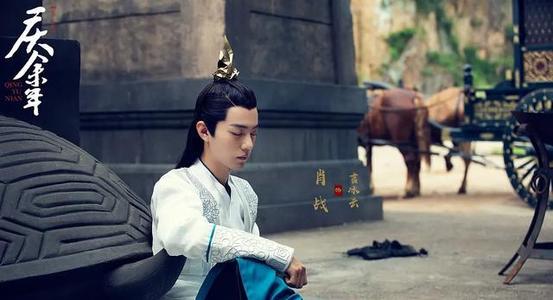 蹭不蹭热度不好说，编辑二字用的妙！替许凯撇清，夸赞有些假