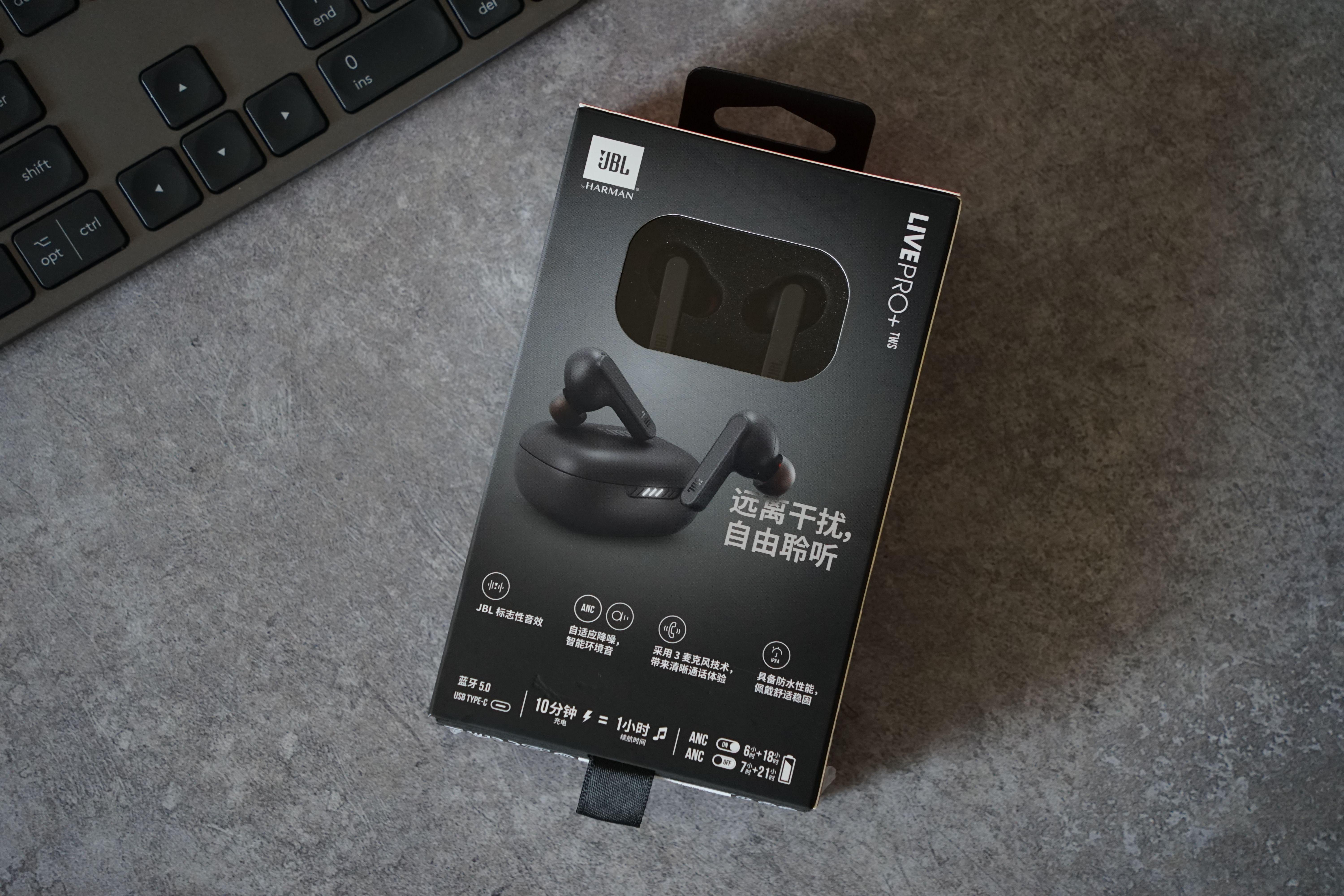 jbllive头戴式降噪耳机评测,jblw100tws无线耳机评测