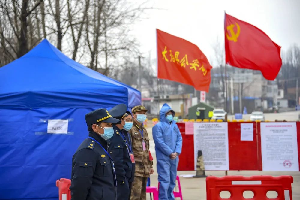 记者深入探访隔离区,湖北离鄂通道严防死守