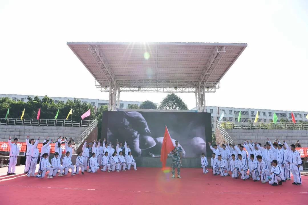 机器人在技能大赛上尬舞,世界机器人舞冠军挑战赛