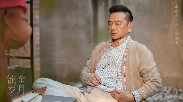 张晨光：演戏38年兢兢业业，捐款两千万无人问，64岁因直播被骂哭