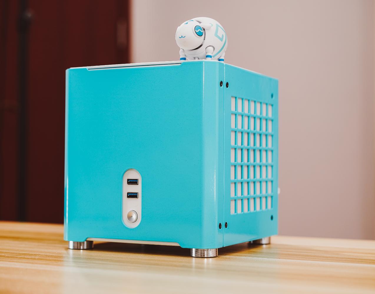 itx装机配置单一小机箱也有大心脏,itx支持3.5寸硬盘