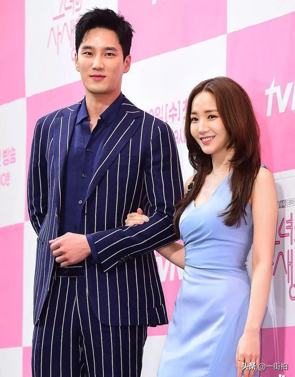 朴敏英的变美之路,朴敏英整过容前后对比照