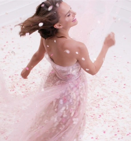 missdior粉饼,missdior香水留香持久吗