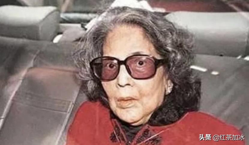 赌王何鸿燊的一生传奇经历,澳门赌王的发家史何鸿燊