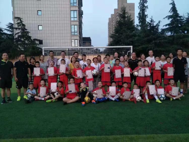 暑期足球公益培训,免费公益足球培训班