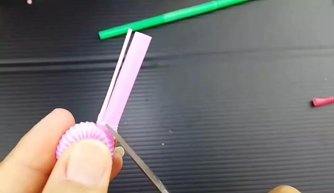 七彩的吸管剪一剪,DIY的蜗牛,天鹅,简直太像了(附教程)