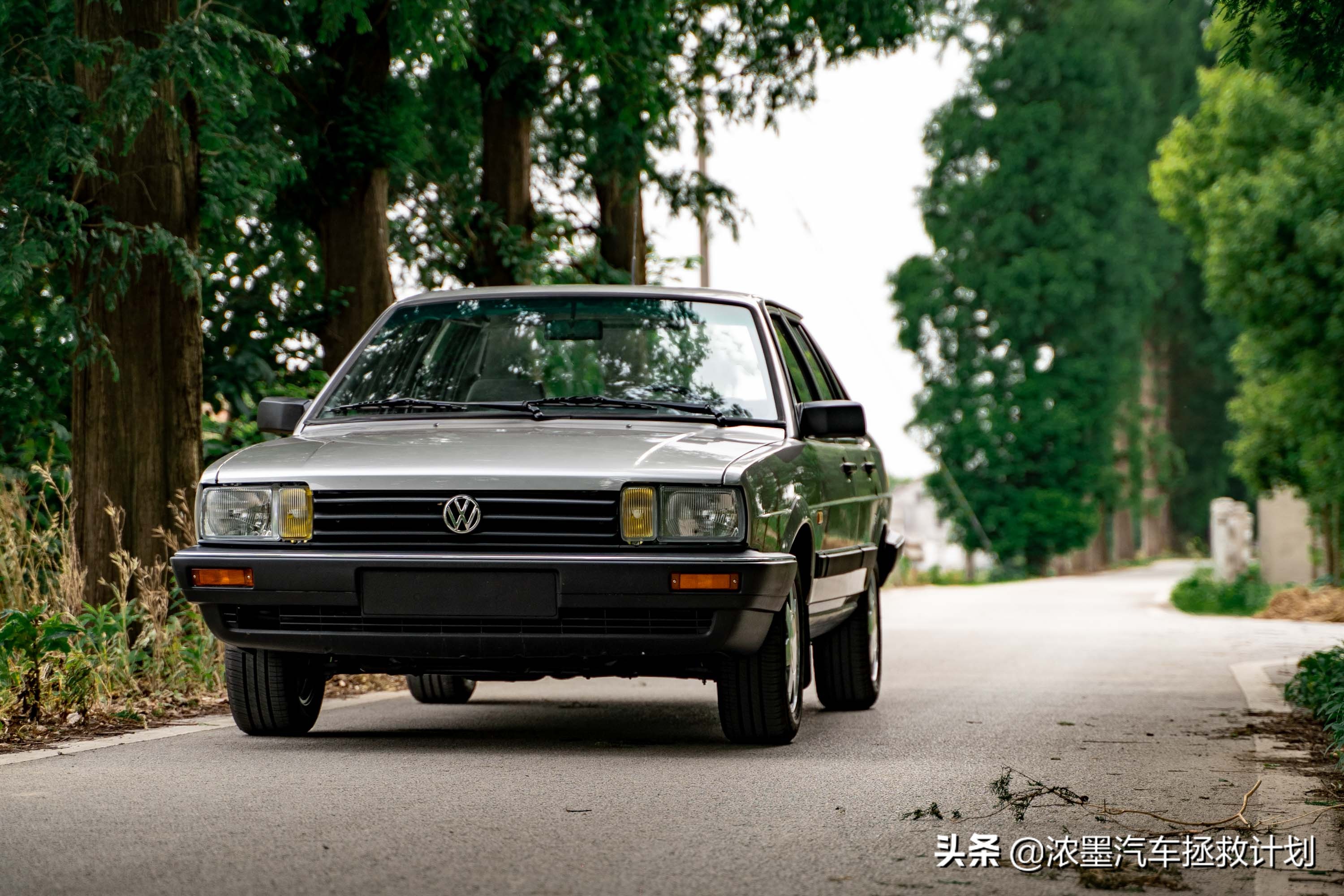 「妙手生花」重建一台战损级桑塔纳，带给它历经千般后的华丽重生